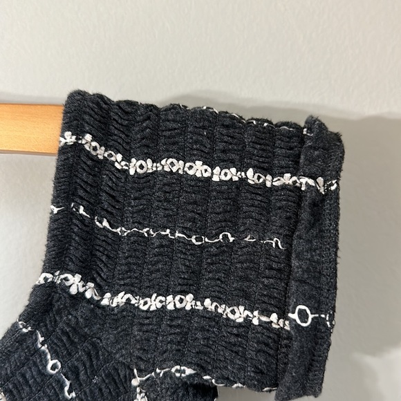 AE off the Shoulder Crop top size Large - Picture 5 of 9